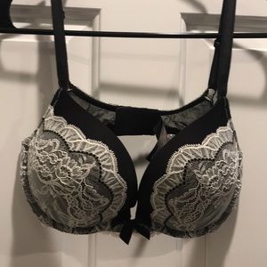 Black Victoria Secret Bra, Size is 34D
